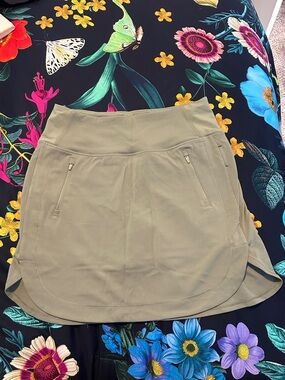 Olive Green M Athleta Fairway Golf Skort 18”
